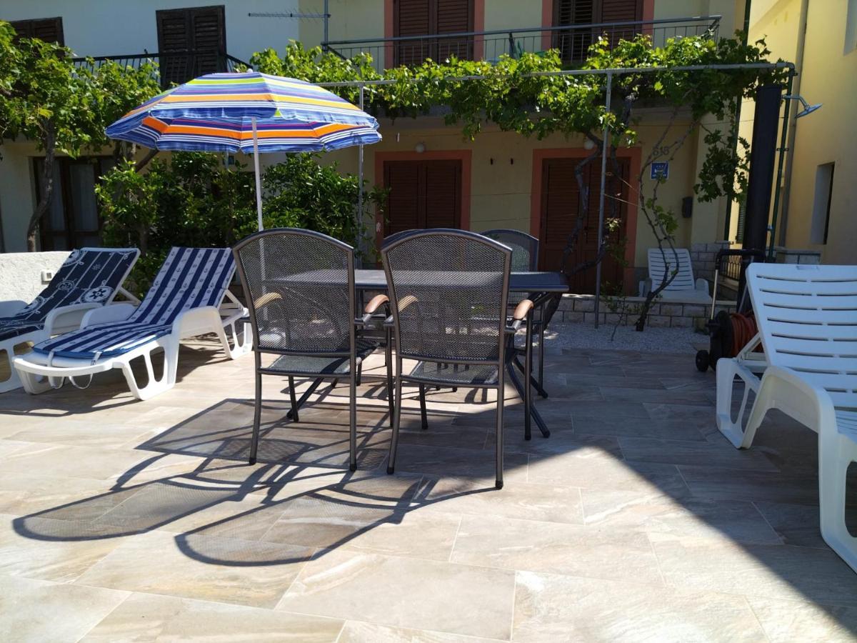Apartmani Katarina Barbat na Rabu Екстер'єр фото
