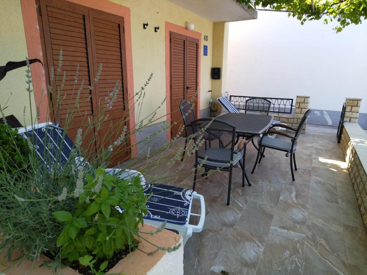 Apartmani Katarina Barbat na Rabu Екстер'єр фото