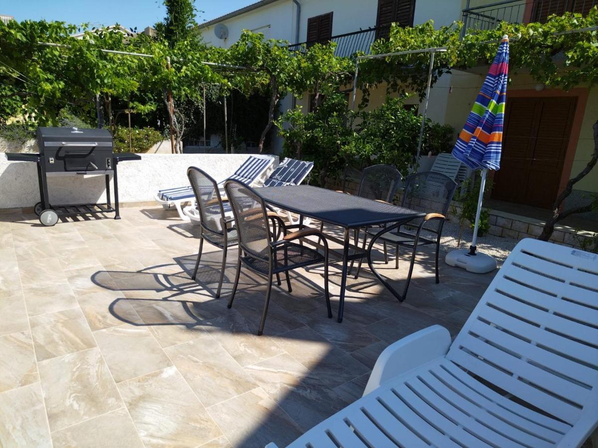 Apartmani Katarina Barbat na Rabu Екстер'єр фото