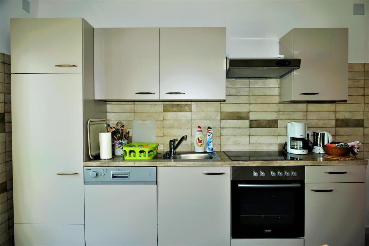 Apartmani Katarina Barbat na Rabu Екстер'єр фото