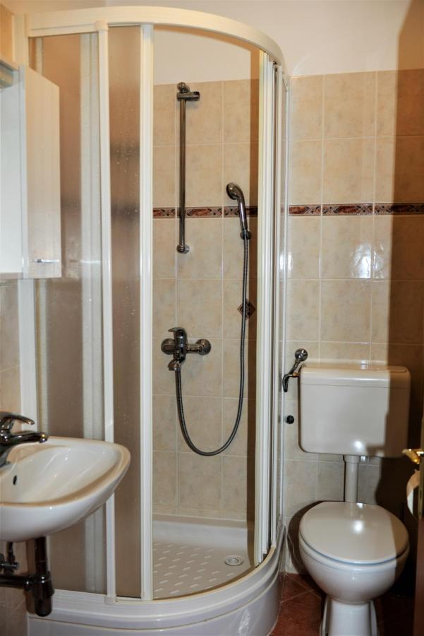 Apartmani Katarina Barbat na Rabu Екстер'єр фото